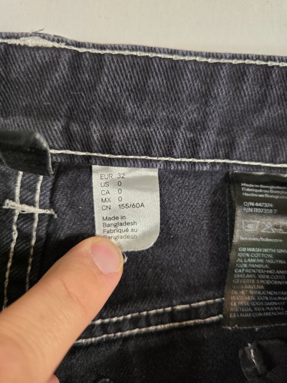 Divided H&M Jeans 90s Y2K Era Cargo Pockets Black Women's Size 0 - Picture 13 of 16